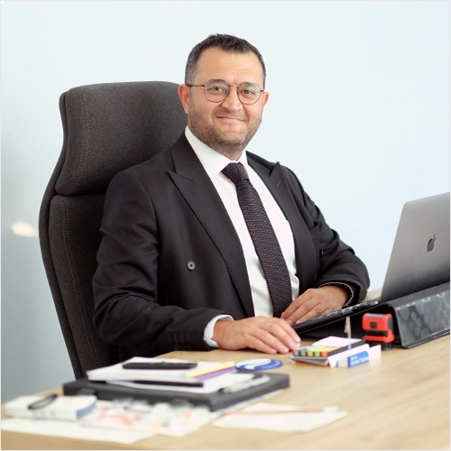 Op. Dr. Emrah Topbaş
